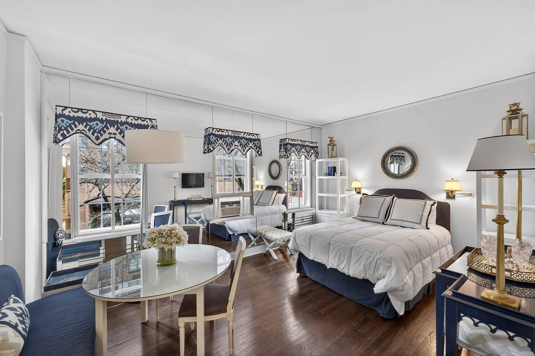 Prewar Perfection on the UES with Low Maintenance !