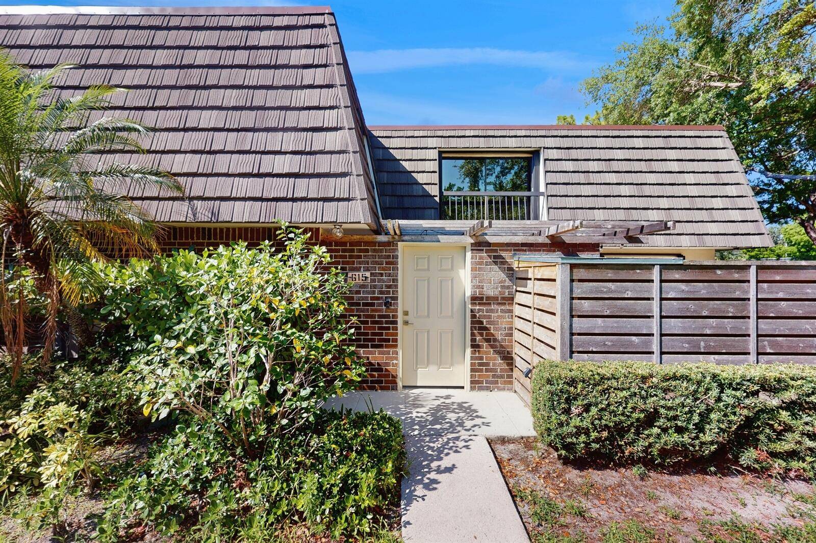 Immaculate 3 2. 5 totally remodeled with stateless steel appliances.