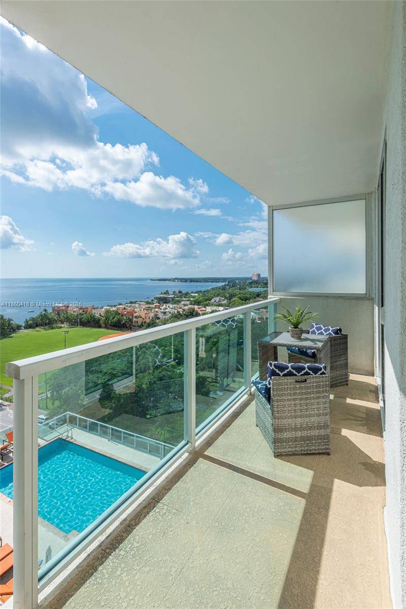 Discover the perfect blend of luxury, lifestyle, and convenience in this one bedroom, one and a half bath residence offering breathtaking panoramic views of Biscayne Bay.