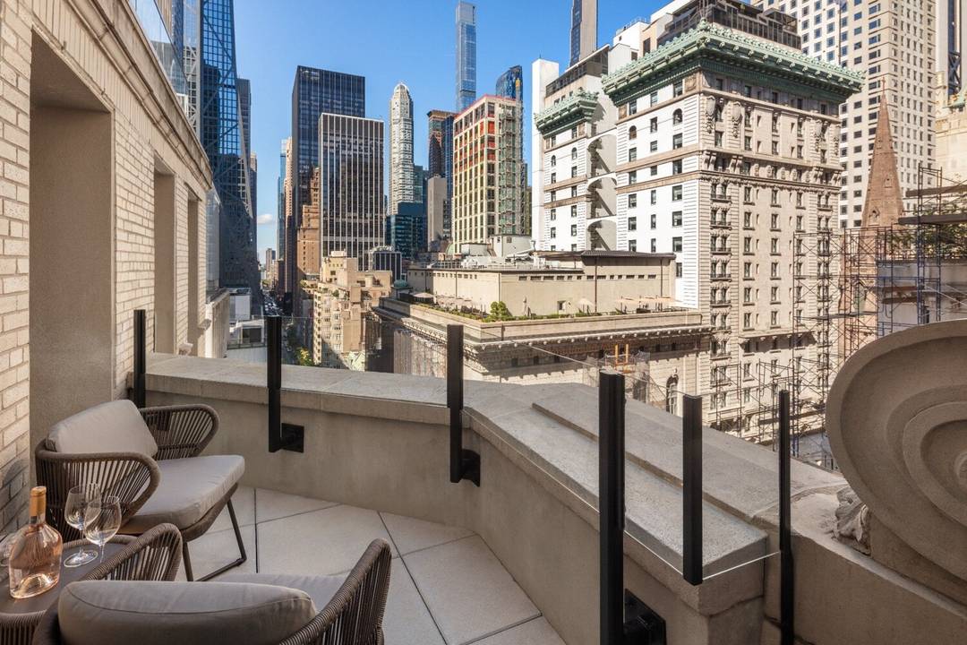 Welcome to Mandarin Oriental Residences, Fifth Avenue.