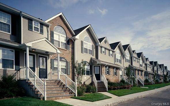 Ask About Our Amazing Specials Spectacular Townhouse Community With Electronically Controlled Gatehouse.