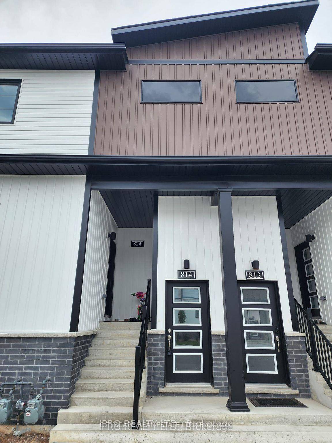 Newly Constructed Stacked Town Located In Niagara South, Close To Many Attractions And Amenities.