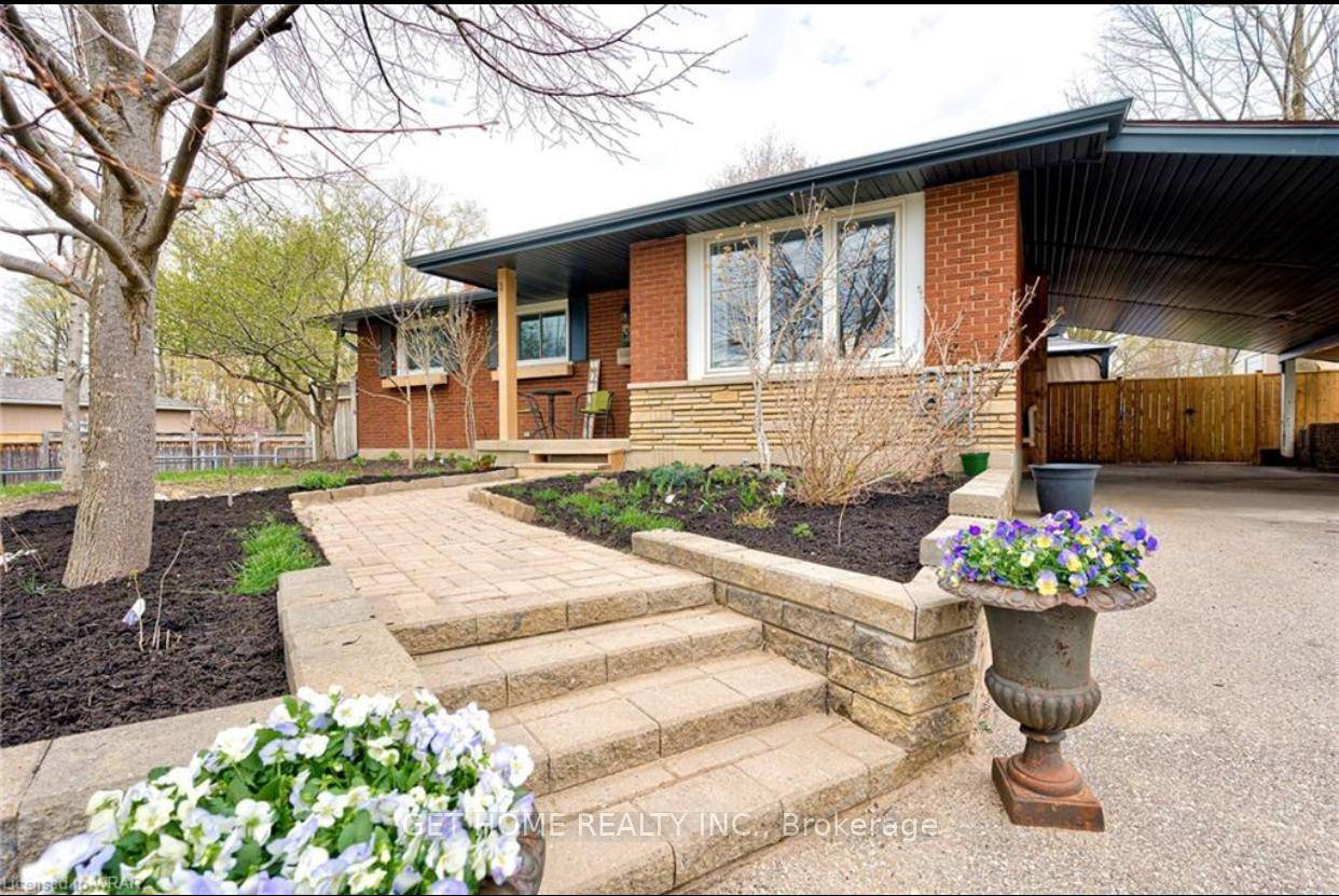 Welcome to this beautifully maintained home located in the heart of Hespeler, just minutes from Downtown and the scenic River trails !