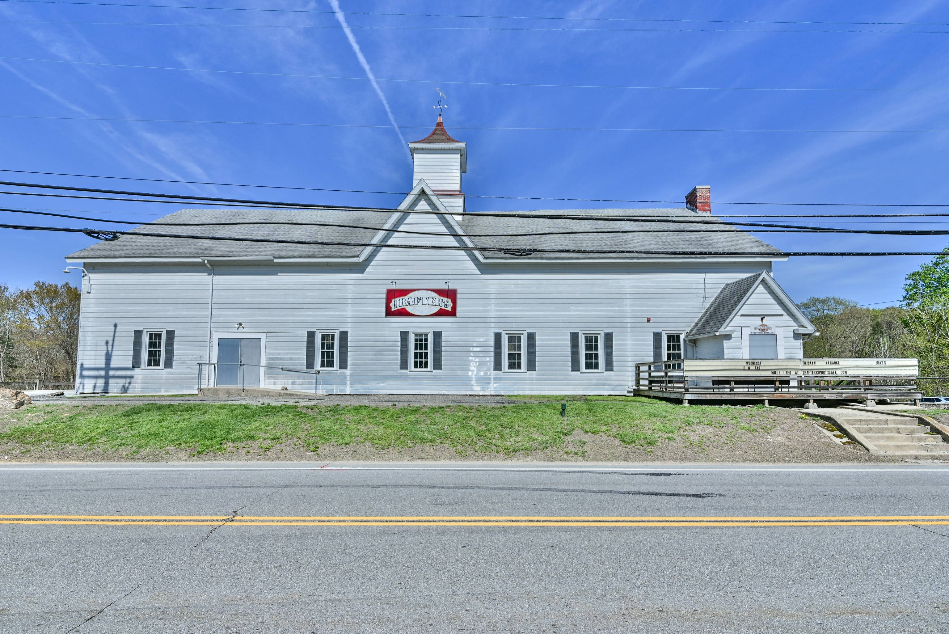 Discover the potential of this exceptional commercial property in Thompson, CT !