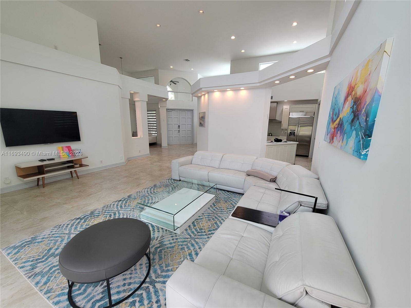 Exclusive beautiful modern 3 bedroom 2.