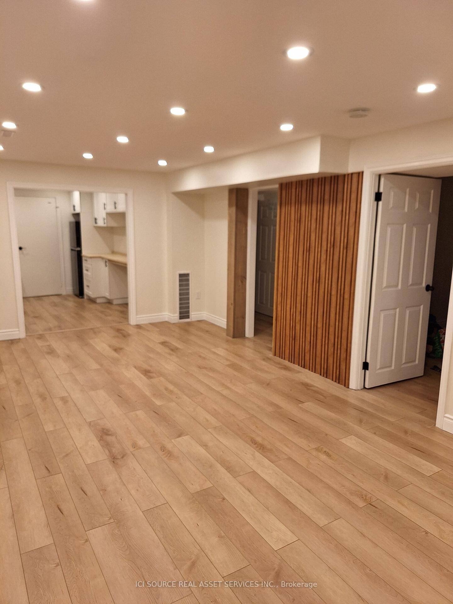 Legal lower 2 bedroom bright and spacious in desirable north Oshawa.