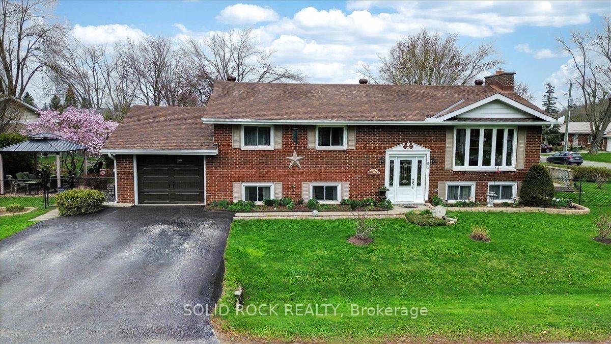 Just steps from the Trent Severn Waterway and the scenic Ranney Gorge Suspension Bridge and Ferris Park, this charming 3 1 bedroom, 2 bath raised bungalow is the perfect place ...