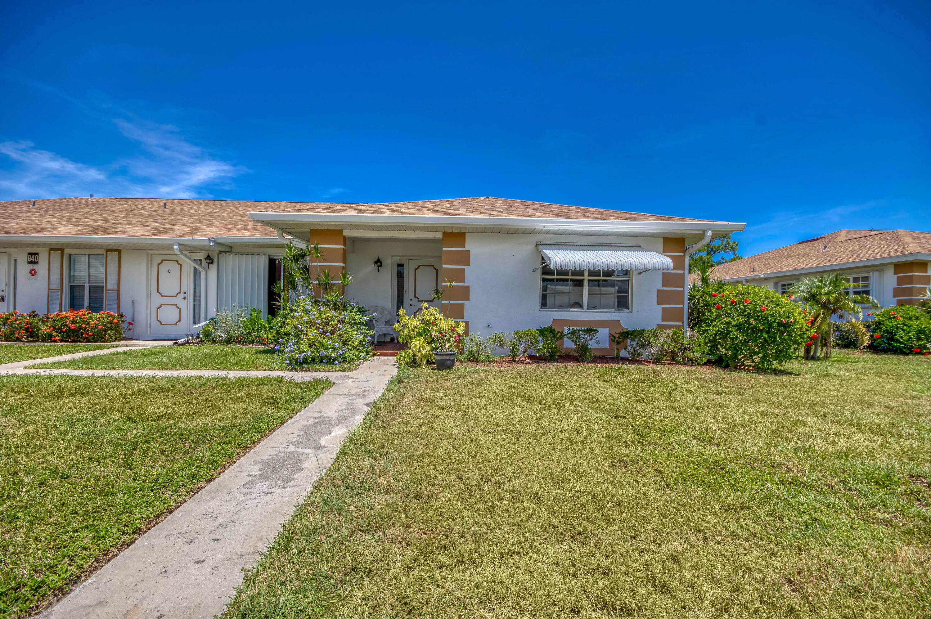 Great opportunity in this 2 bedroom, 2 bath home located in a desirable 55 community.
