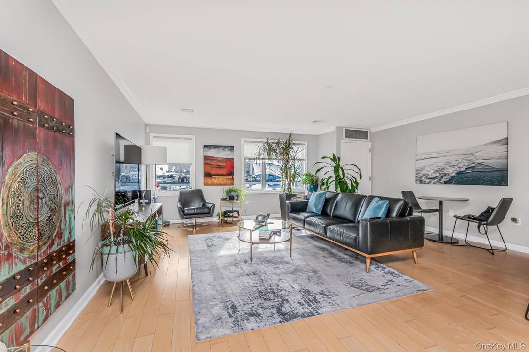 Welcome to 1490 Outlook Ave 1D at Sunset Cove !