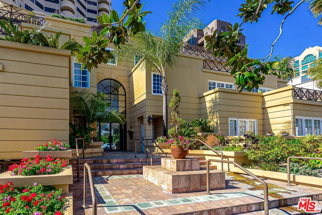 10555  ASHTON AVE 3BR Westwood La