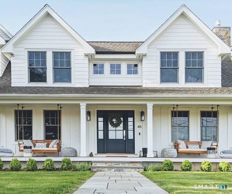 A home that captures you and doesn't let go.