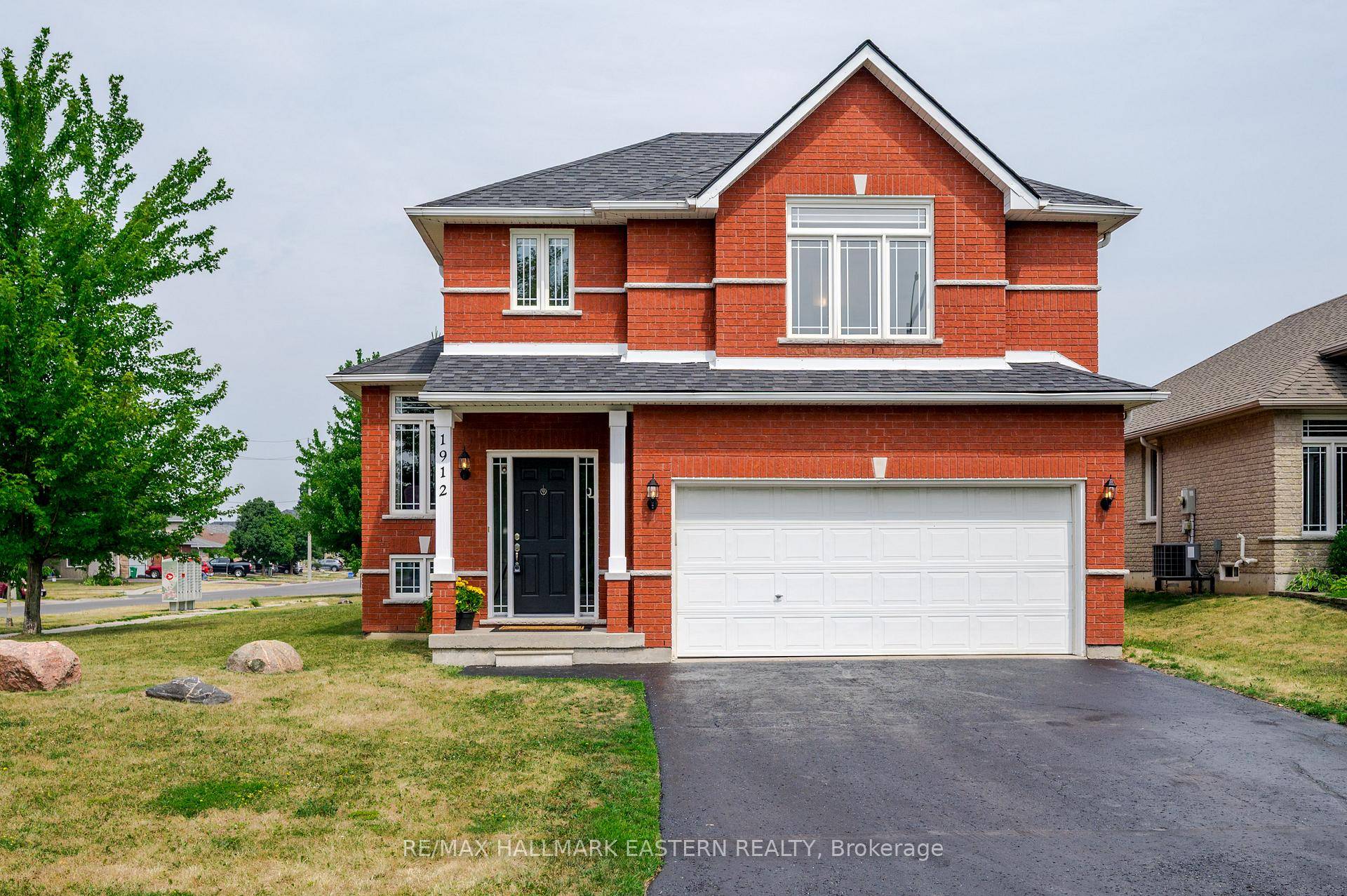 This immaculate all brick bungaloft in Peterborough's sought after west end may be just what you're looking for !