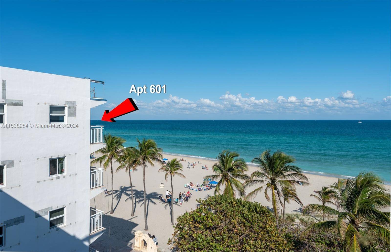 This 2 bedroom, 2 bathroom oceanfront unit on the Hollywood Beach Broadwalk offers 850 square feet of living space with an open floor plan and plenty of natural light.