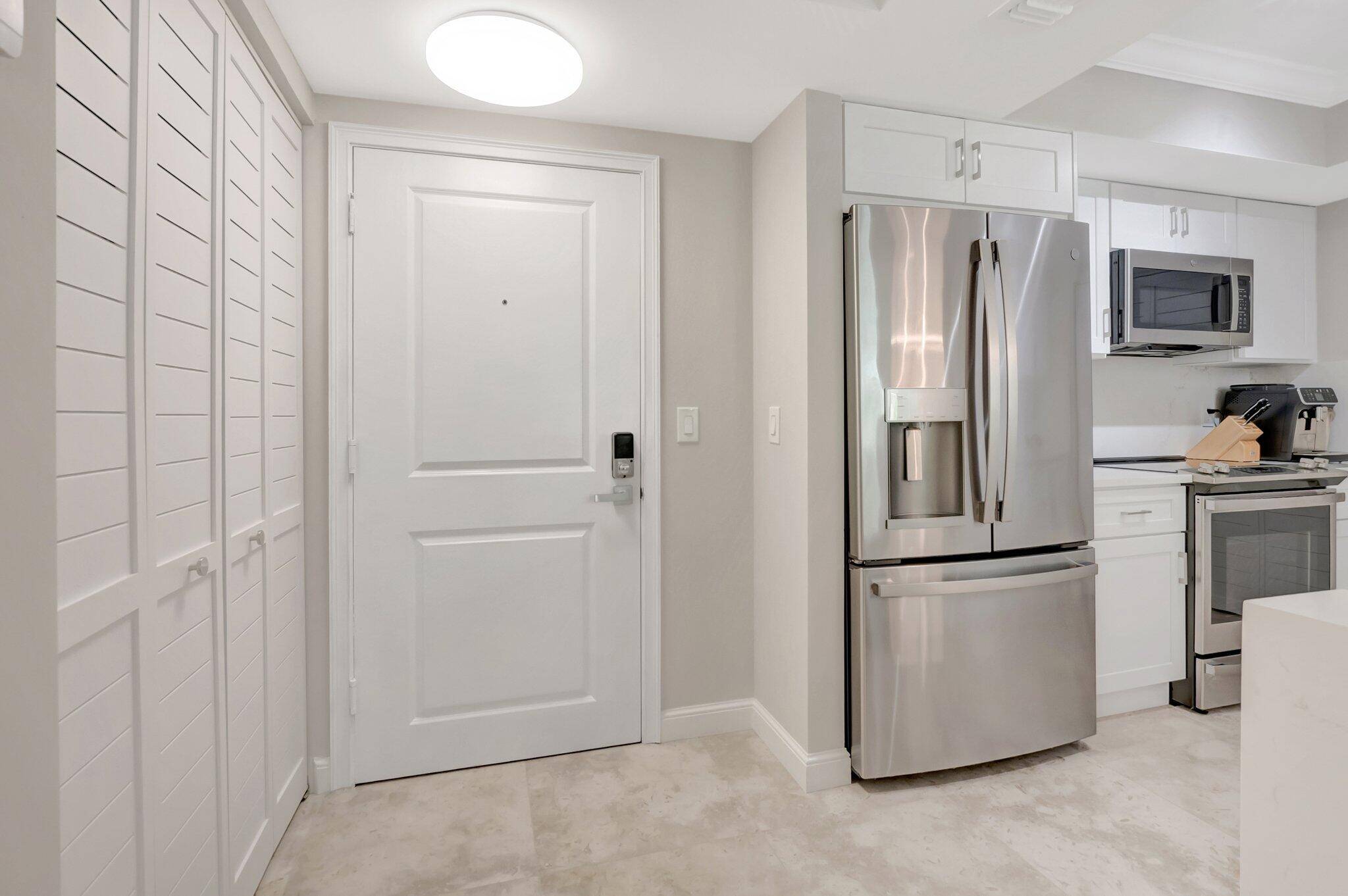 Welcome to Unit 636 at 99 SE Mizner Blvd a beautifully updated 1 bedroom, 1 bath residence located in the prestigious Palmetto Place, right in the heart of downtown Boca ...