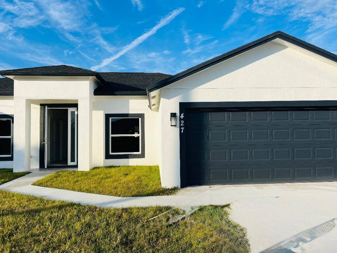 Beautiful Brand New House with 4 3 2 Plus Den or Office in a Nice Area in Palm Bay.