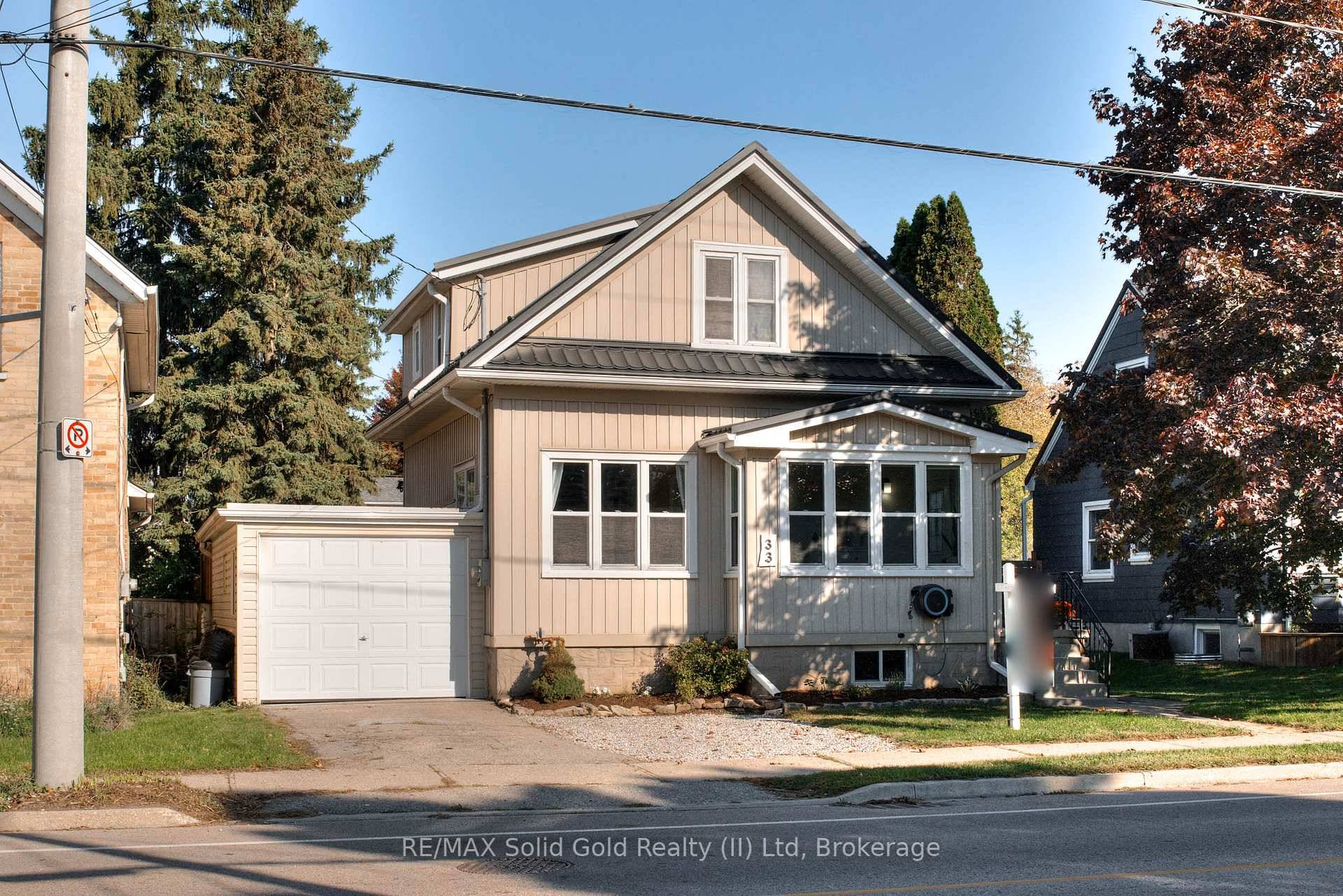 33 Bloomingdale Rd N Charm, Character amp ; Modern Comfort.