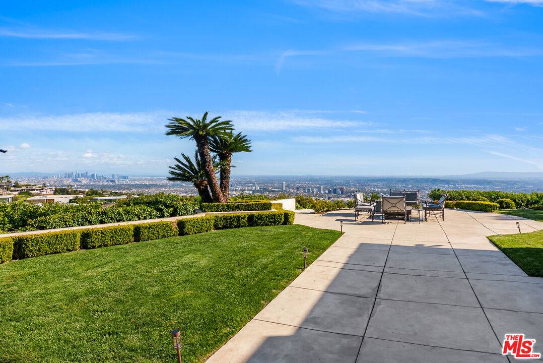 380   Trousdale Pl 7BR Beverly Hills Post Office | B.H.P.O. La