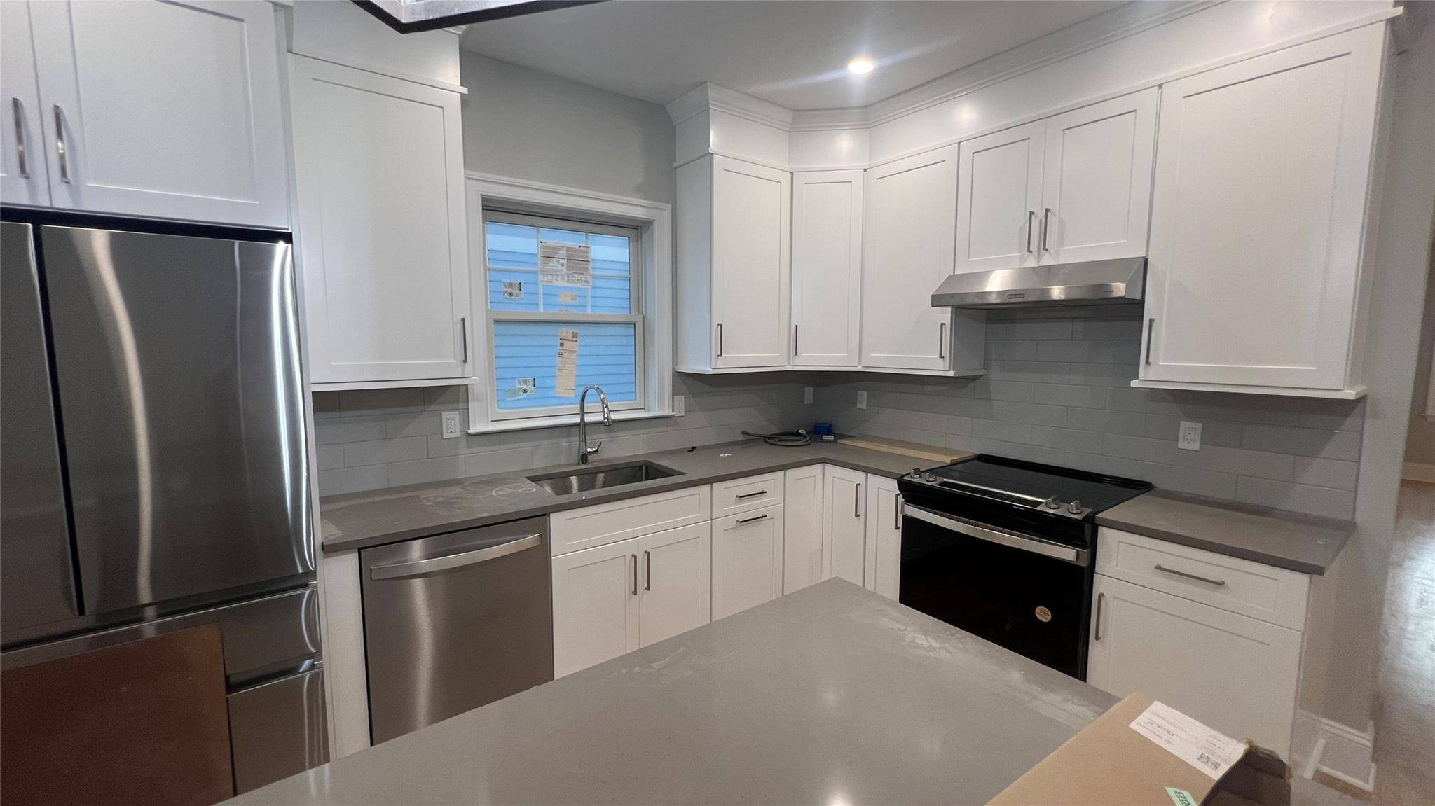 Very Bright and Modern Townhouse for rent.