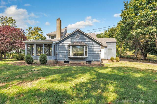 Serenity galore in this Laurel Beach cape with lots of privacy but so convenient to everything !