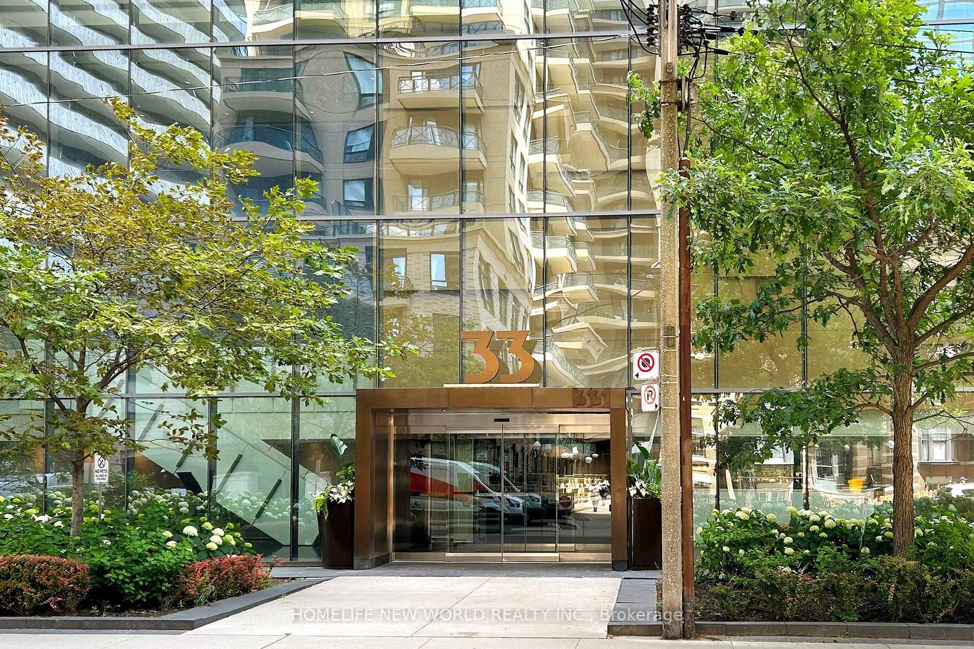 Stunning 2 bedroom corner unit in the iconic CASA building at Yonge amp ; Bloor, offering 840 sq ft of interior space plus a large wrap around balcony with breathtaking ...