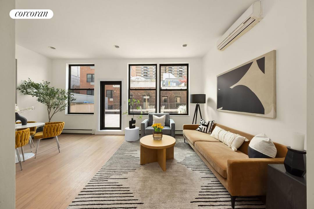 This standout duplex penthouse delivers exceptional indoor outdoor living with nearly equal parts interior space and private terraces.