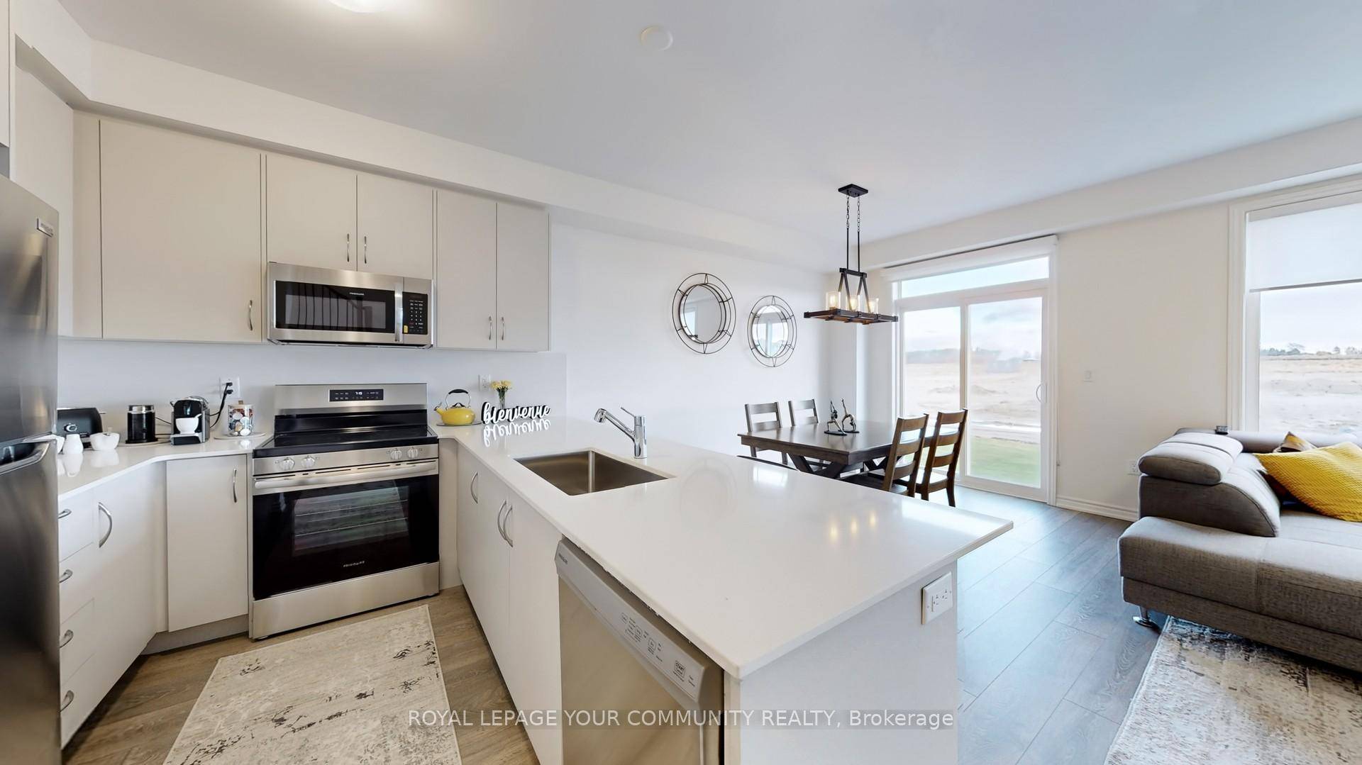 Almost 1, 500 sq. ft. of modern living in this bright freehold end unit townhouse featuring 3 bedrooms and 3 bathrooms.