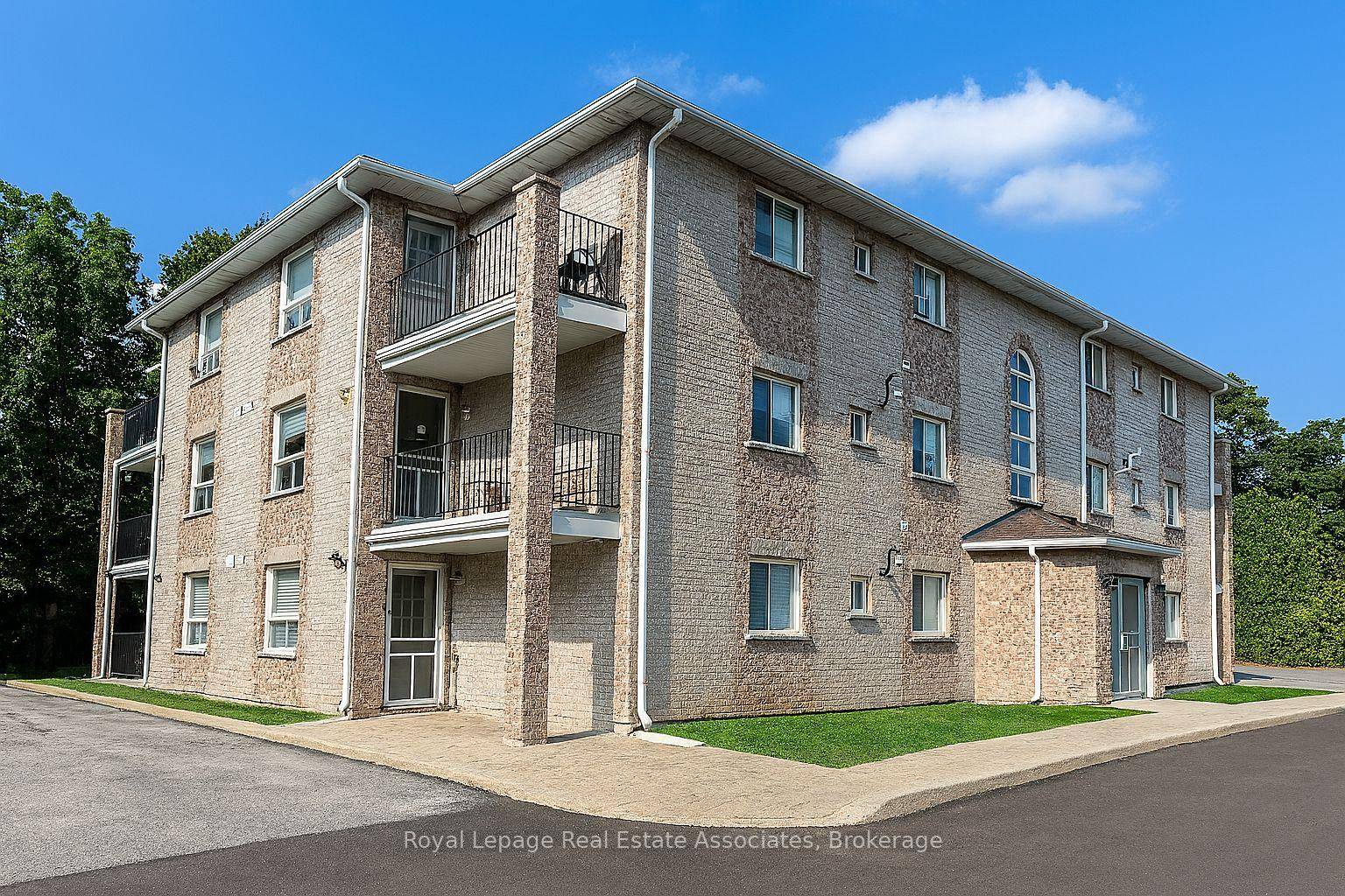Investment Opportunity in Central Barrie !