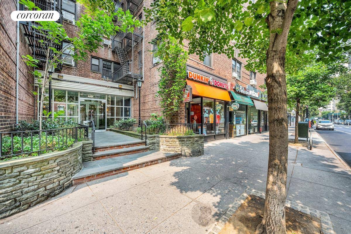 Live and Invest in the Heart of Greenwich Village !