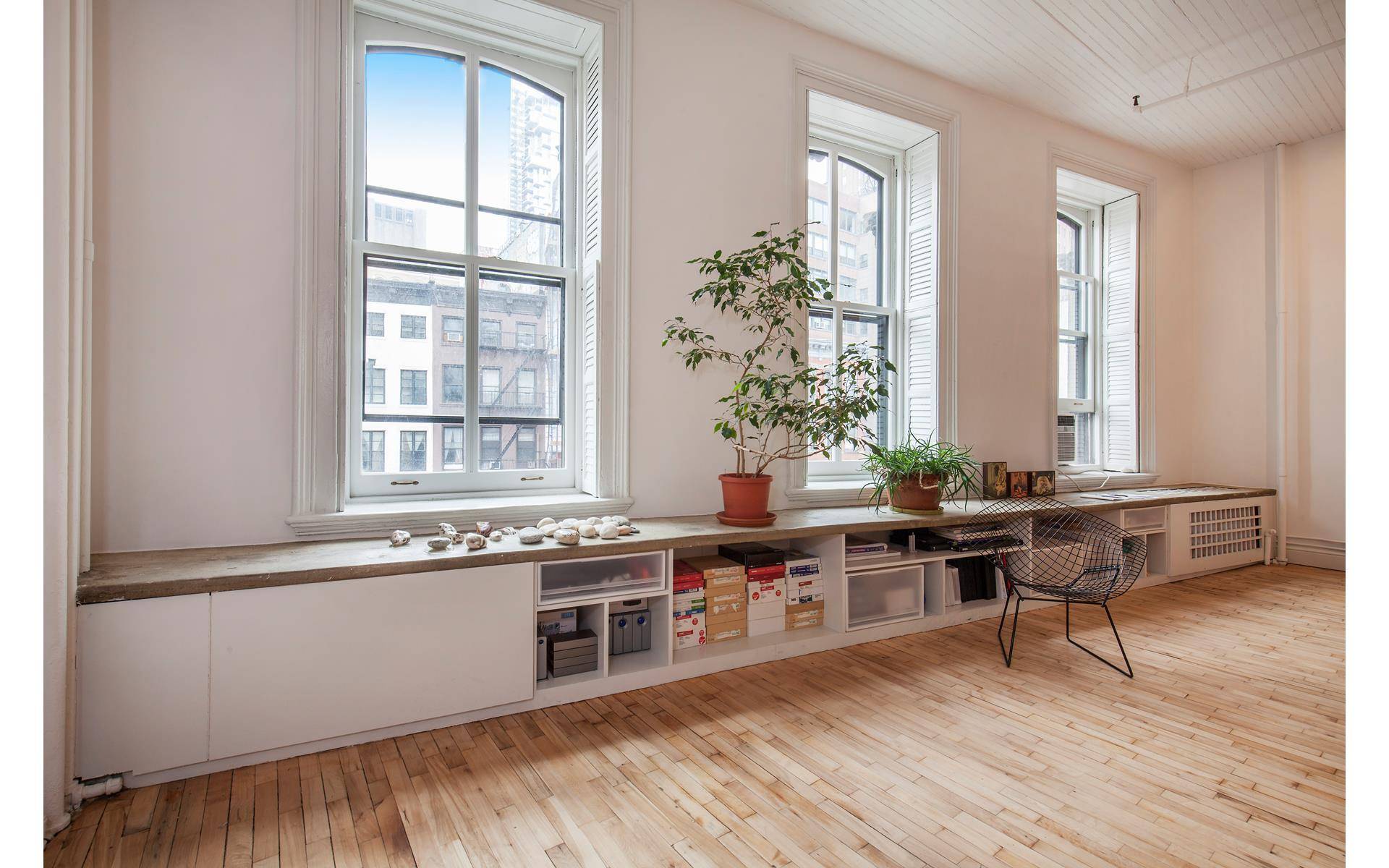 FURNISHED SUMMER RENTAL ONLY FROM MAY 15th 2025 to SEPTEMBER 1ST 2025 THIS SPECIFIED TIME ONLY COMMERCIAL RESIDENTIAL LOFT.