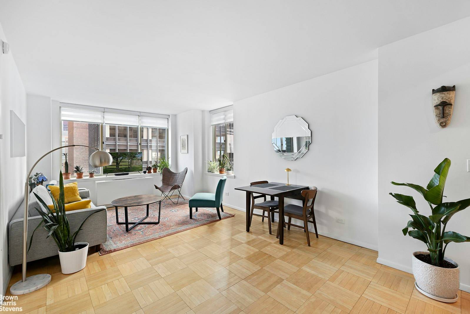 This high floor corner home is a true gem with breathtaking northeast views of the Manhattan skyline and the East River.
