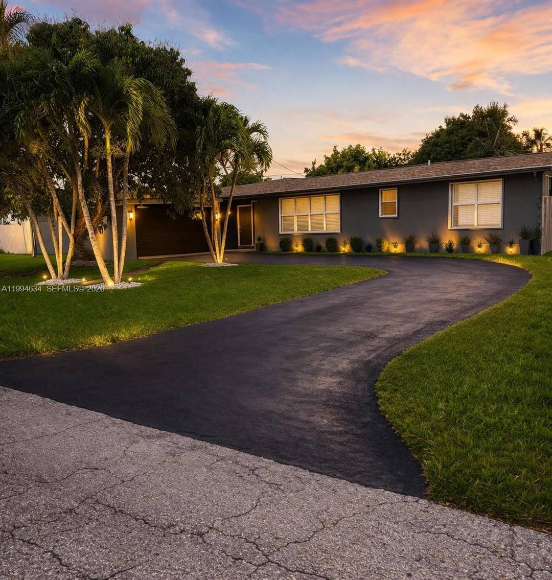 Beautifully remodeled oasis in the heart of Homestead !