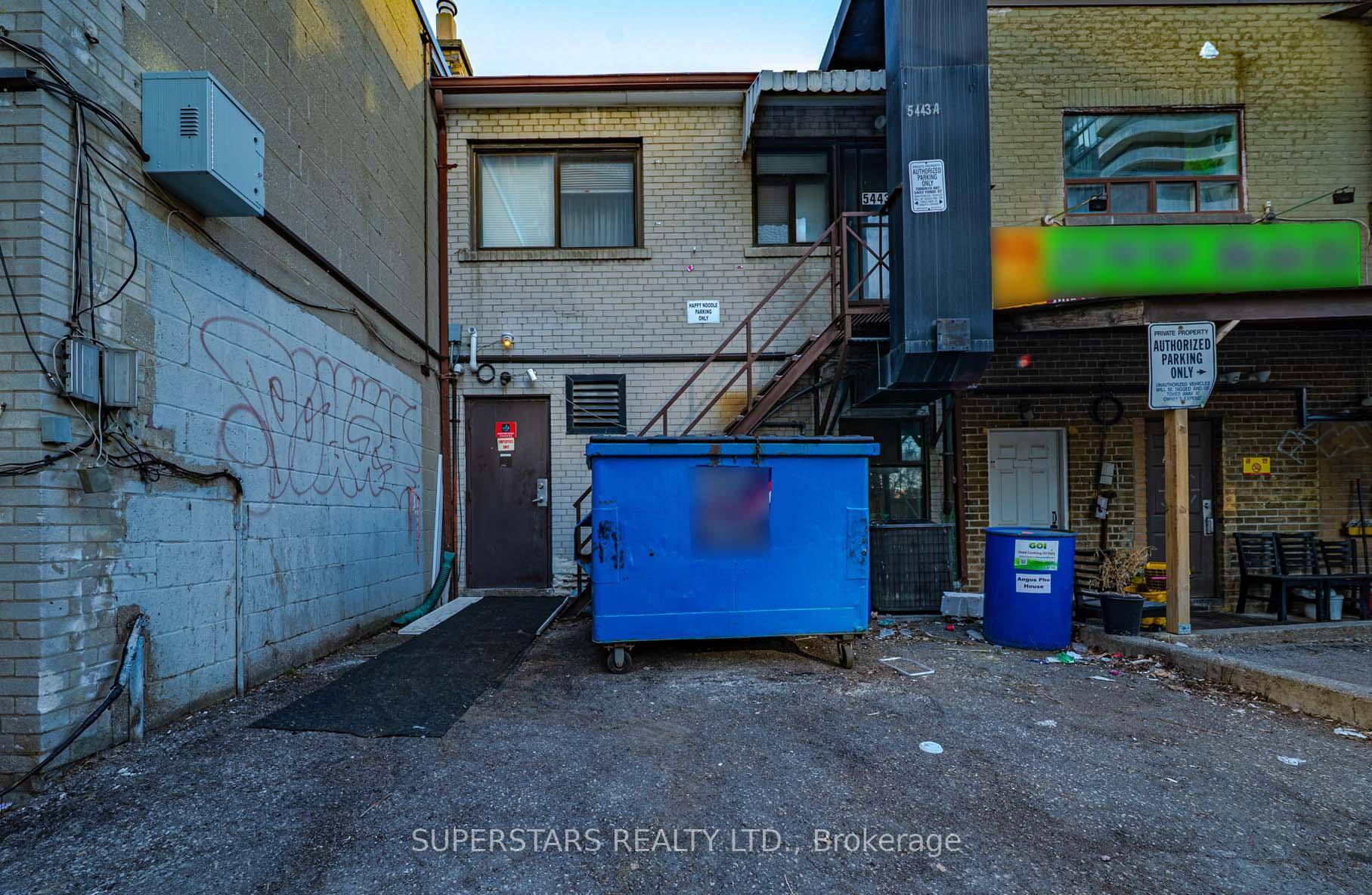 Location location ! ! Resturant at Yonge and Finch, large kitchen area with gas line, Total area 2000 sqft, basement includes a practical office, 2 clean washrooms, 1 walk in ...