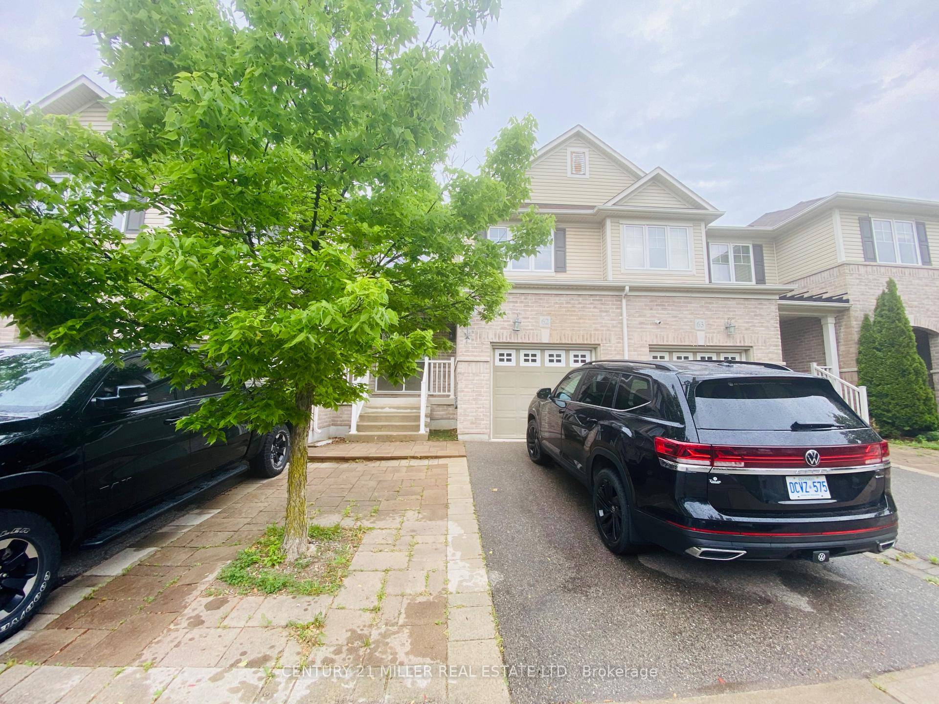 Ravine Townhouse In Quiet Neighbourhood, Hardwood On Main Floor, 1800 Sq.