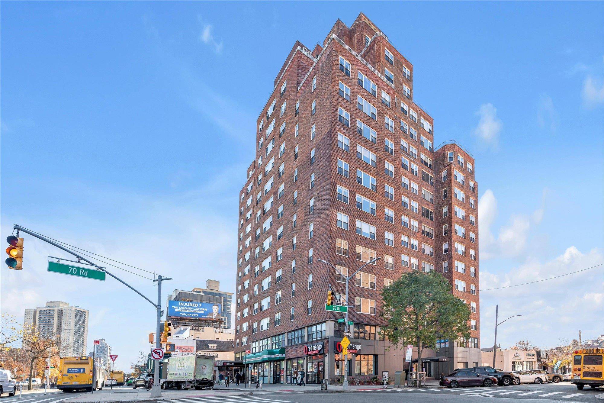 Spacious Jr4 Apartment with Private Outdoor Space in Lane Towers Prime Forest Hills Location !