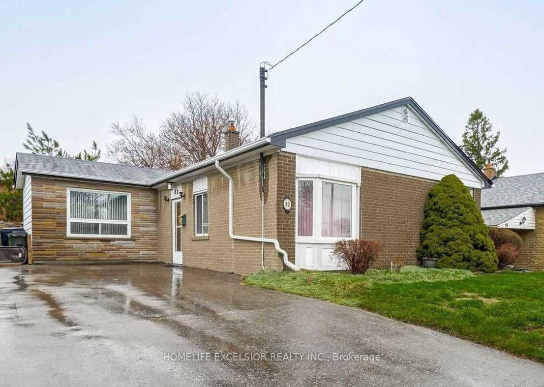 Bright, Spacious Detached Sidesplit, ground floor 2nd floor1 bedroom good for couple shared kitchen and washrooms 2Pc Powder Rm In Main and 4 Pc WR in 2nd flr Walk Out ...