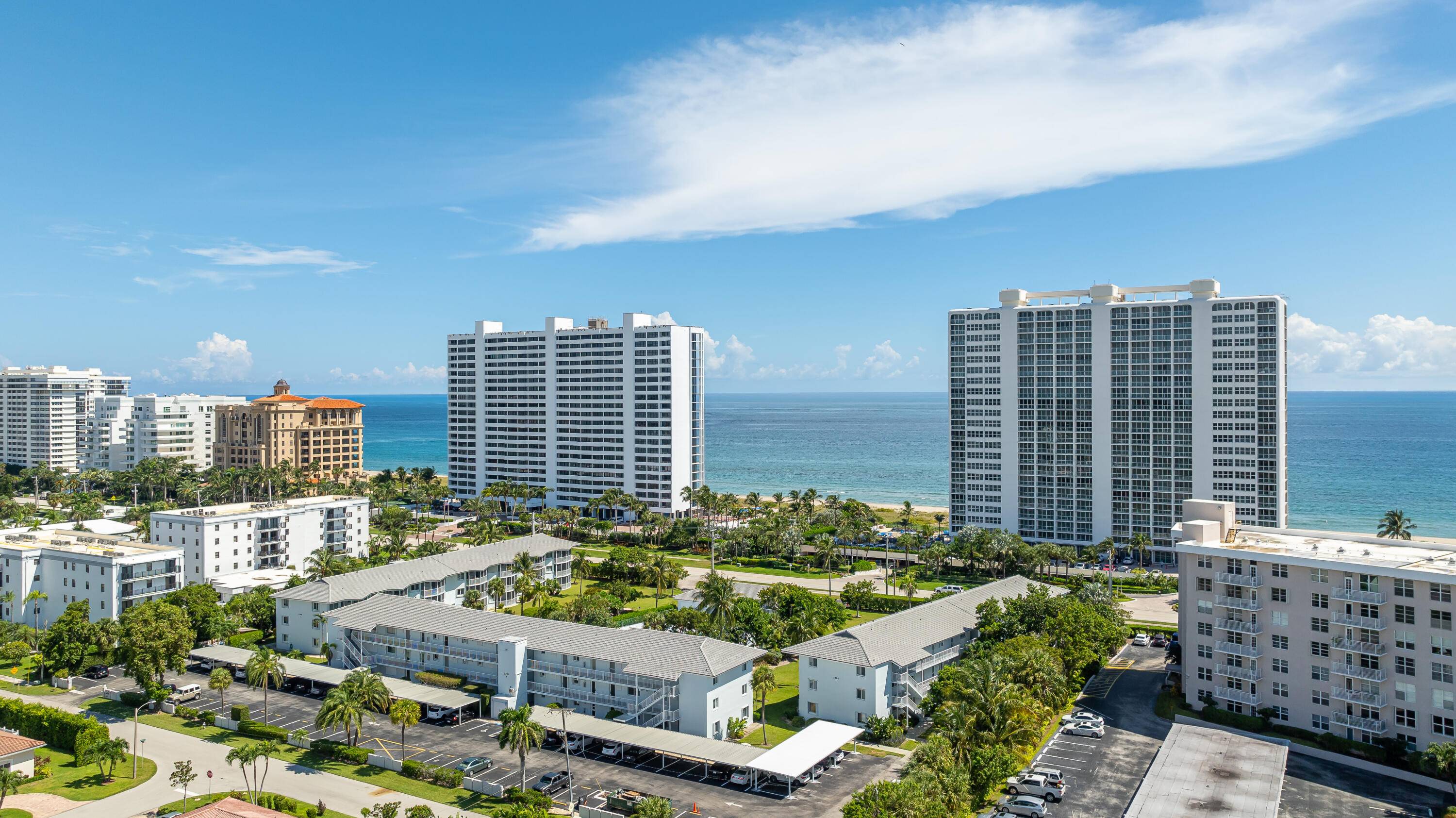 2 Bedroom condo located in South Boca Raton on South Ocean Blvd across the street from the Atlantic Ocean and close to the Deerfield pier, shops and restaurants.