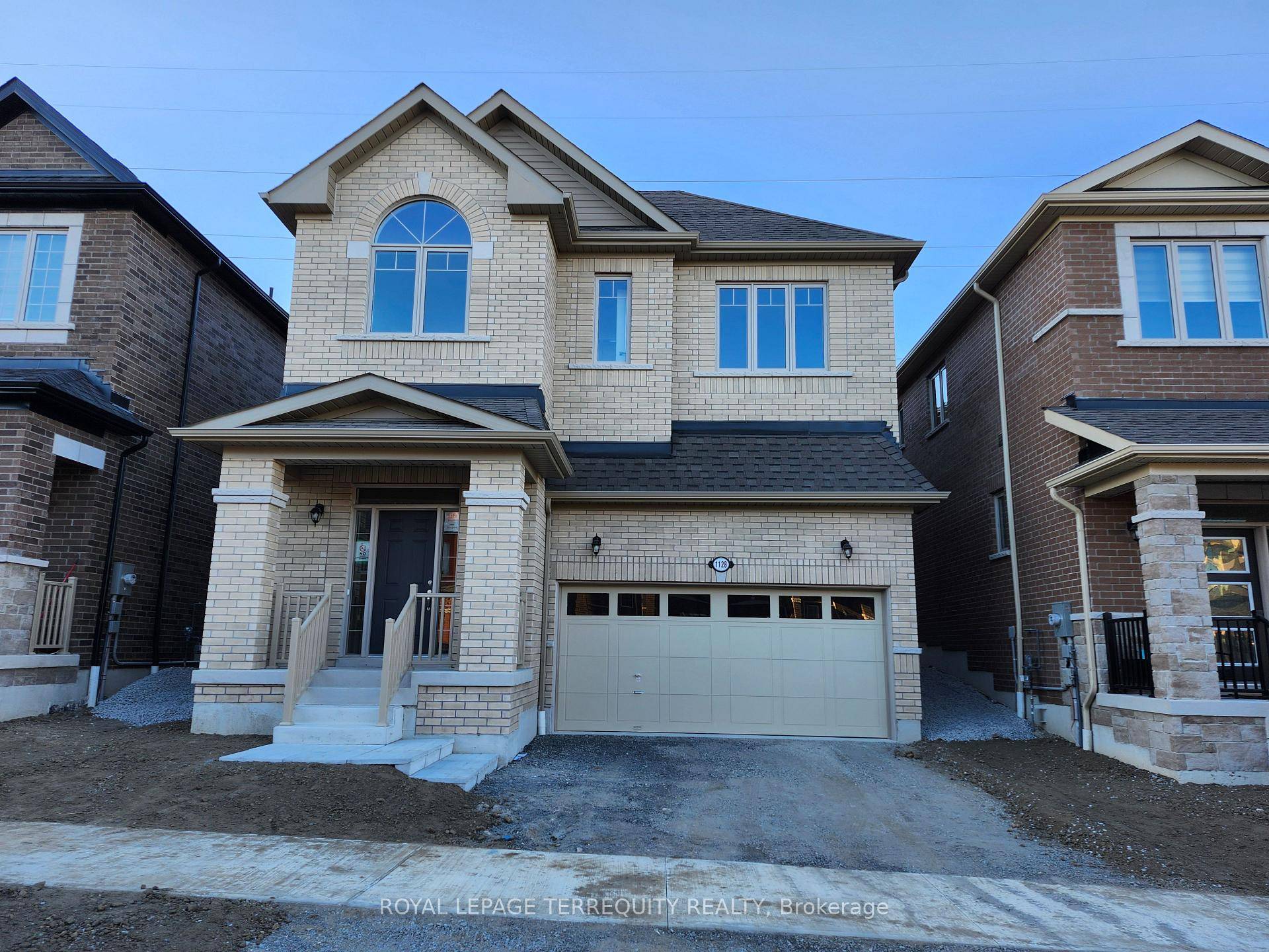 Brand new never lived beautiful 4 bedroom.