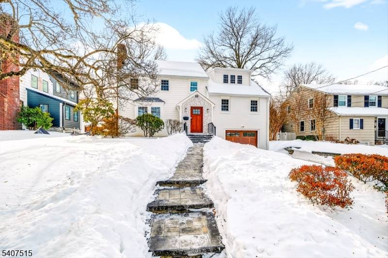 Welcome to suburban living with urban access !