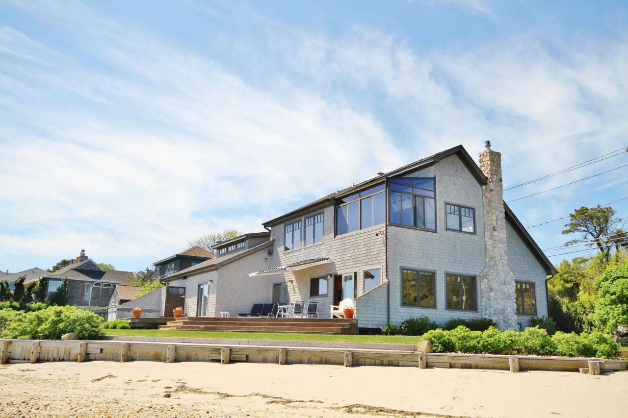 Shinnecock Bay Waterfront 3 Br 2 Bath Sunsets and Sandy Beach