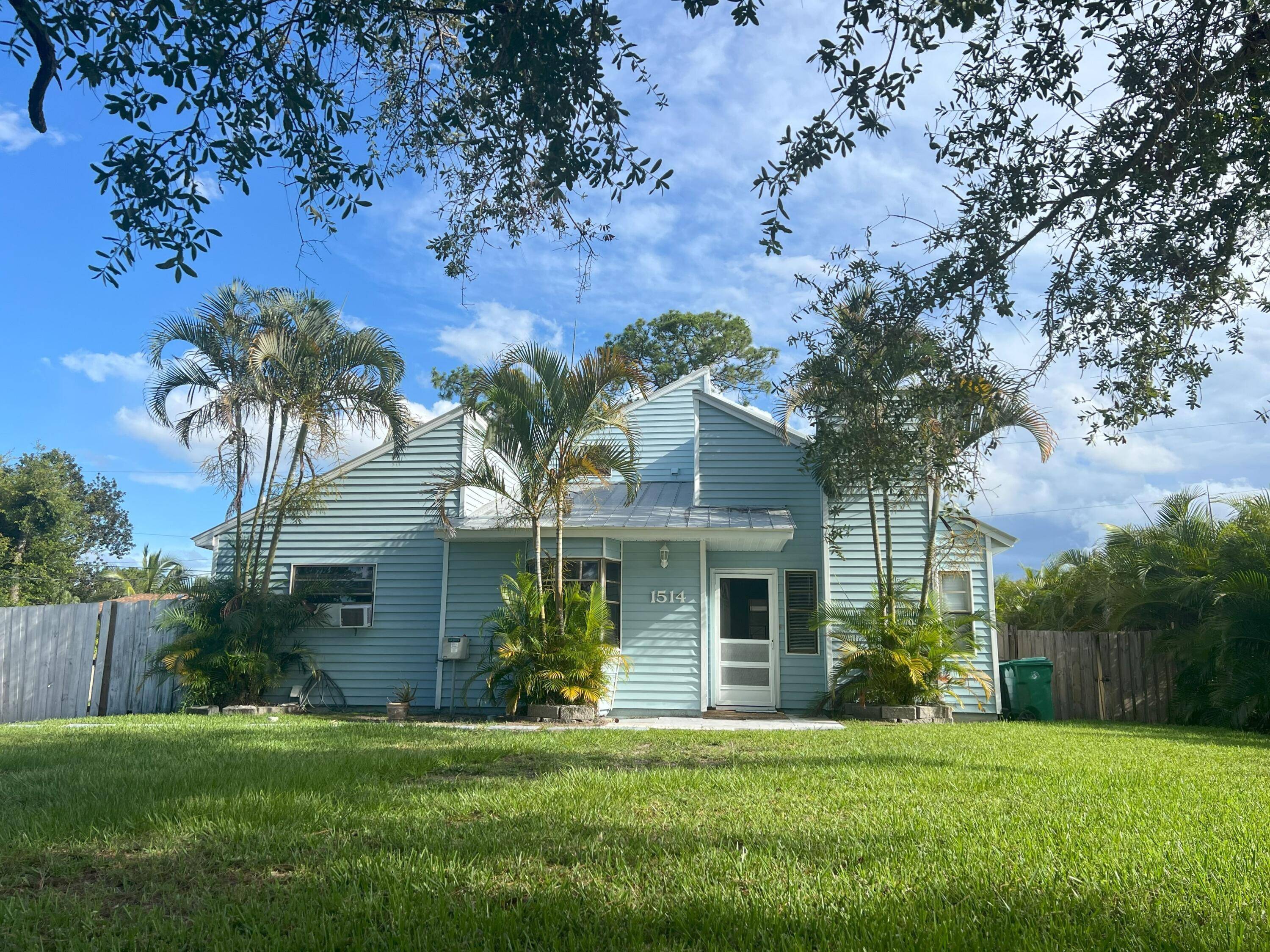 Discover the perfect blend of character and convenience with this Victorian inspire 3 bedroom, 3 bath bonus utility room.