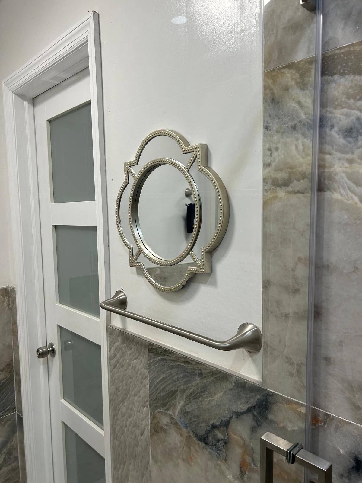 REMODELED CONDO NEW APPLIANCES EVERYTHING UPDATED, MINUTES TO BEACHES, WALKING DISTANCE TO WALMART AND MAJOR SHOPPING CENTERS AND MALLS.