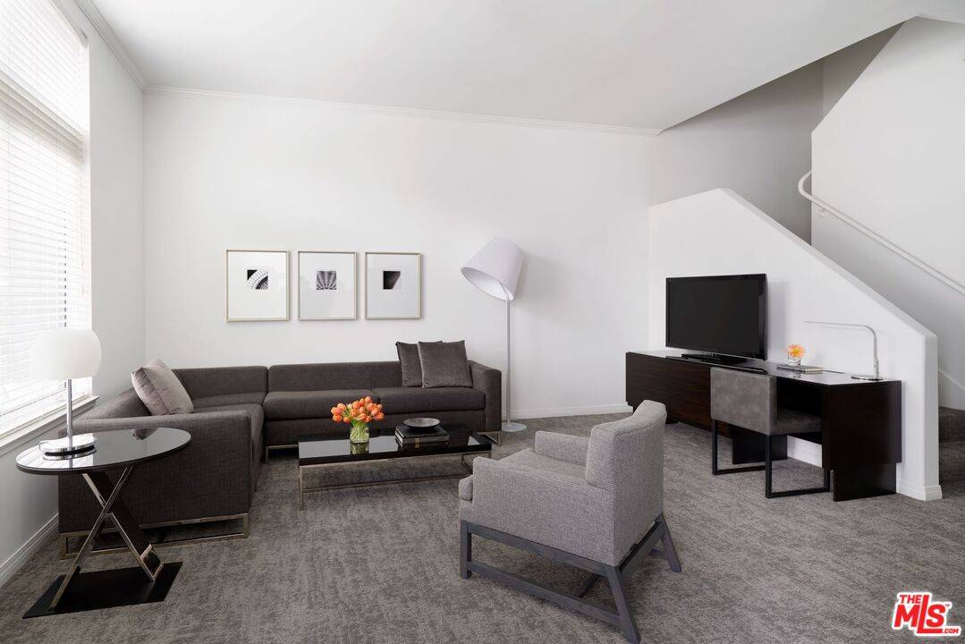 155  N Crescent Dr 2.0 Beverly Hills LA