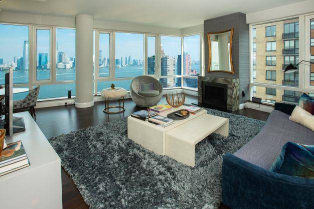 The Visionaire is the only platinum LEED certified green building in Battery Park, offering many over the top amenities including a spa, sauna, Jacuzzi, steam room, children s playroom, parking ...