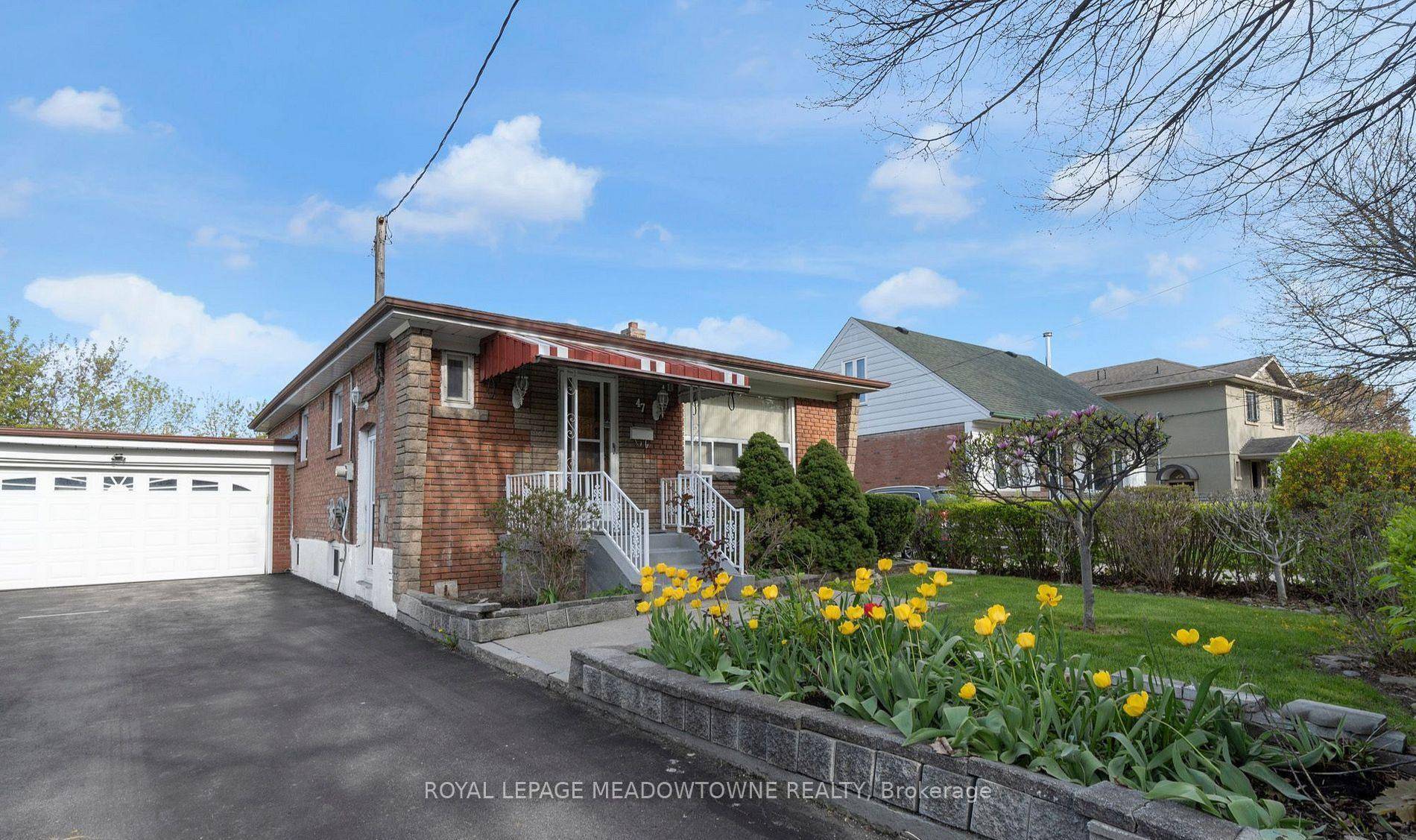 47 Jodphur 3 2 Bedrooms Detached Fully Brick Bungalow Sitting On 50 Ft Wide Lot With Finished 2 Bedroom Basement Apartment, 2 Kitchens and 2 Full Bathrooms, Double Car Garage, ...