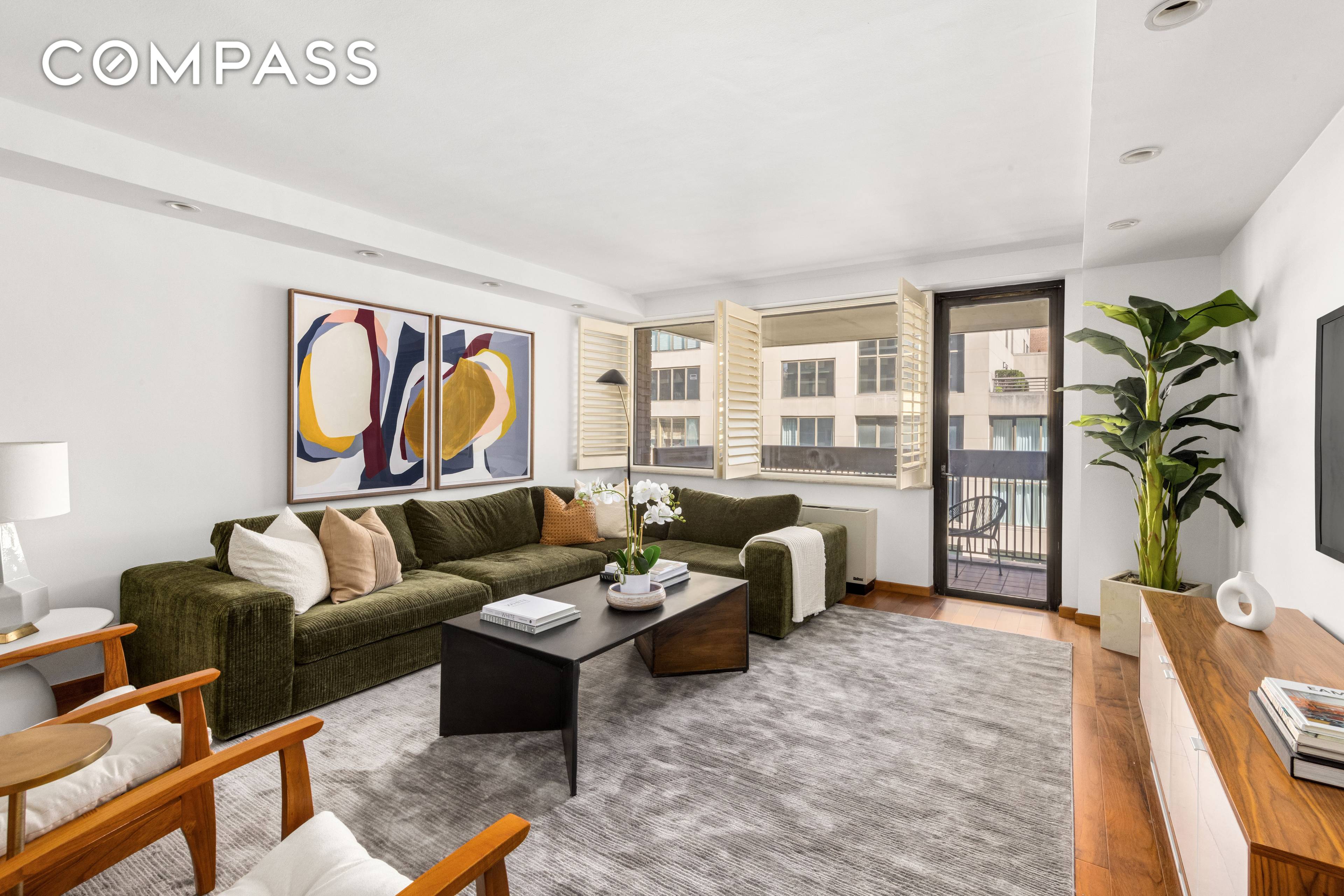 Located in the most desirable stretch of the Upper East Side, on the corner of Madison Avenue and East 80th Street, 6B is the perfect turn key home.