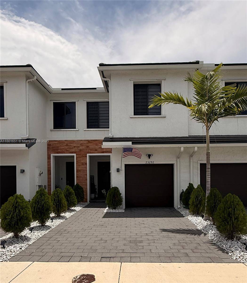 Spacious 3 bedroom, 2. 5 bathroom townhome located in the desirable community of The Landings.