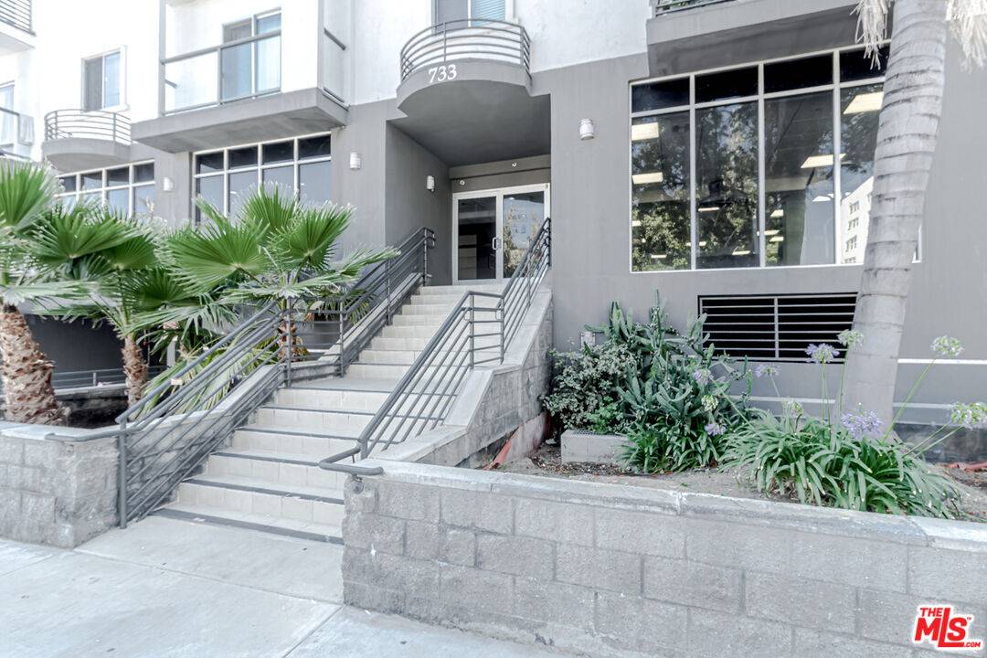 733 S Manhattan Pl 2BR Hancock Park La