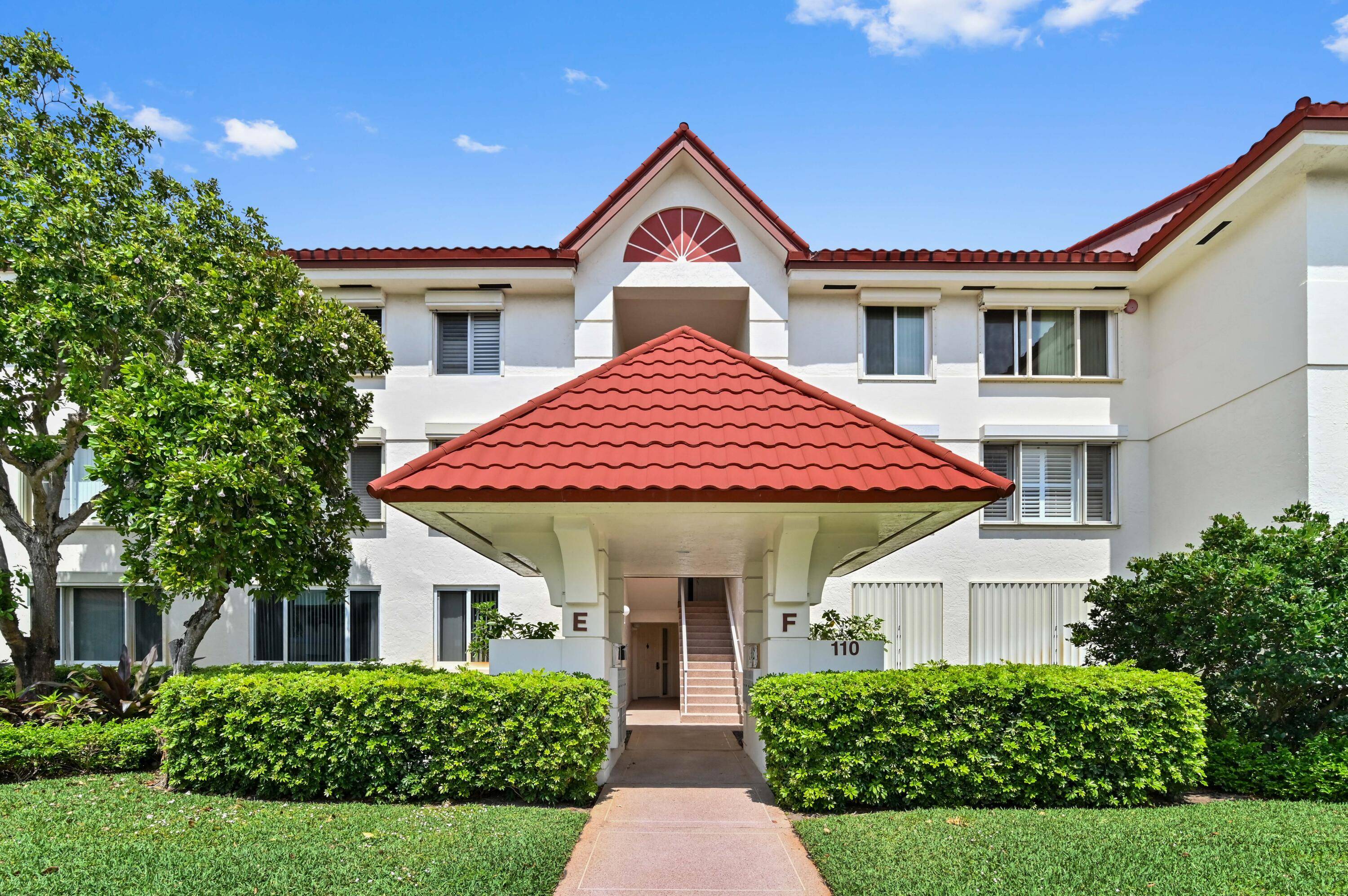 Welcome to Half Moon Bay Condo, where opulence meets the tranquility of waterfront living !