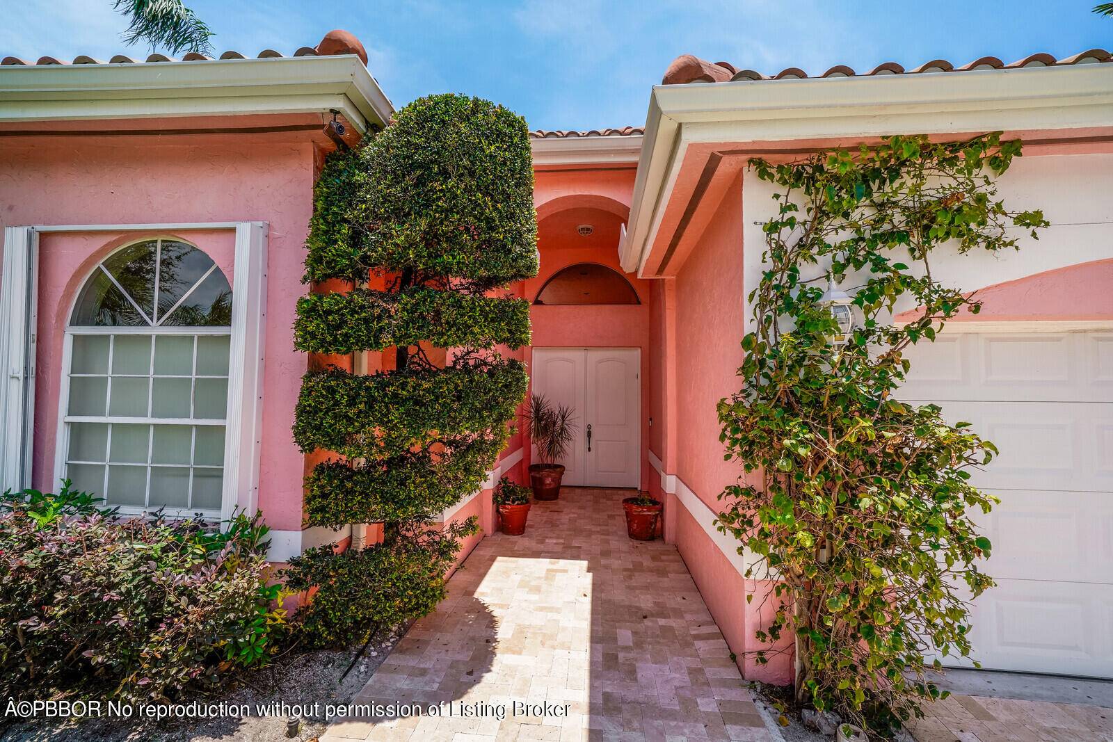 Privately nestled next to Bear Lakes CC in the exclusive enclave community of REGENTS PLACE, this single story residence is ideal for today's contemporary lifestyle.