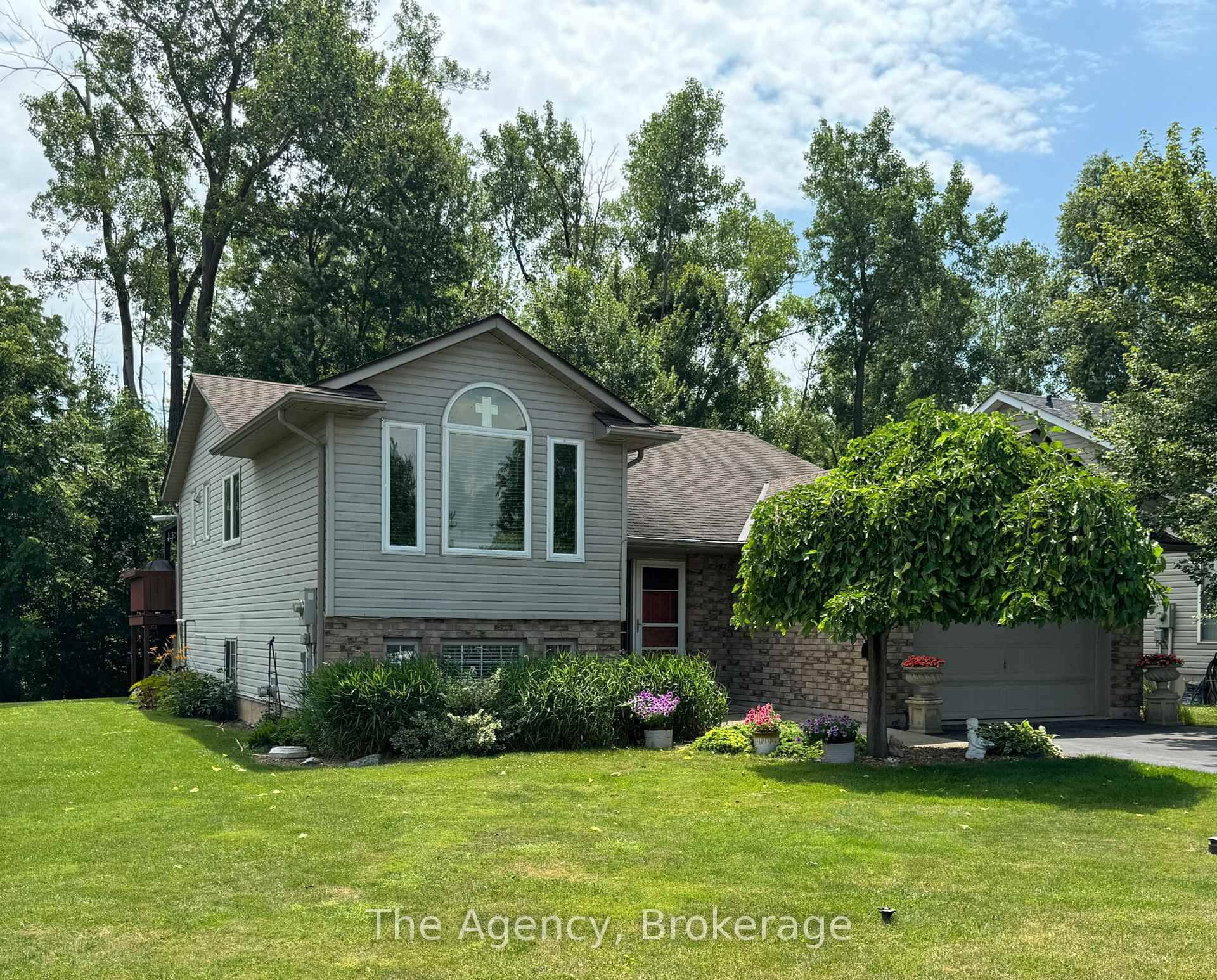 Welcome to 7 Rochelle Crescent !